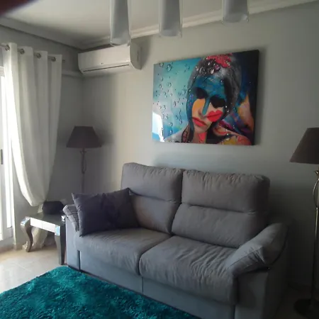 Sea View Apartment *